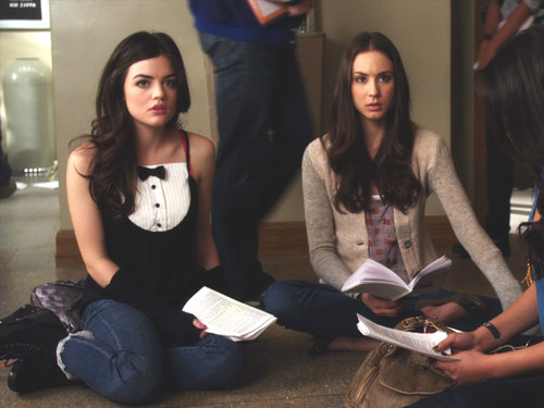 Aria Montgomery Style Season 2