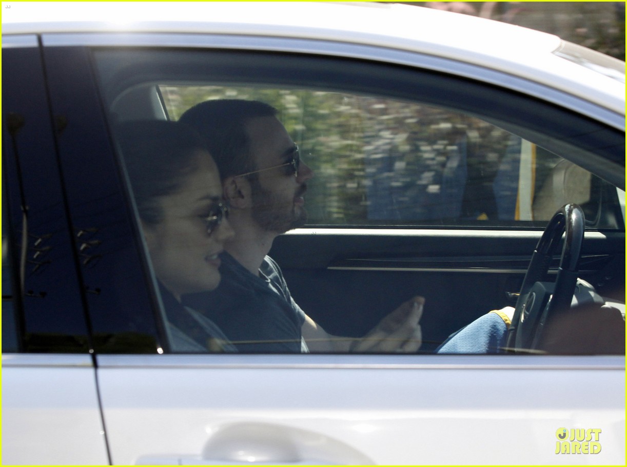 Chris Evans And Minka Kelly 2012