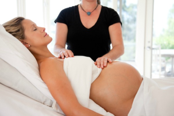 Pregnant Women Giving Birth In Water