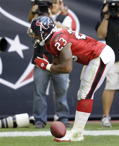 Why Does Arian Foster Bow