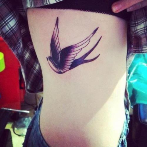 Womens Tattoos On Ribs